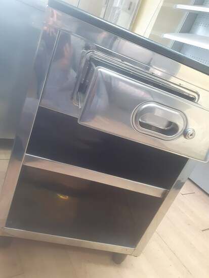 Εικόνα της Ερμάριο με συρτάρι