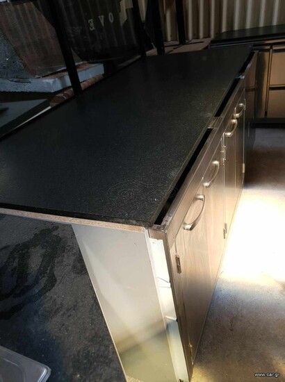 Εικόνα της ΕΡΜΑΡΙΟ ΜΕ 4 ΑΝΟΙΓΟΜΕΝΕΣ ΠΟΡΤΕΣ