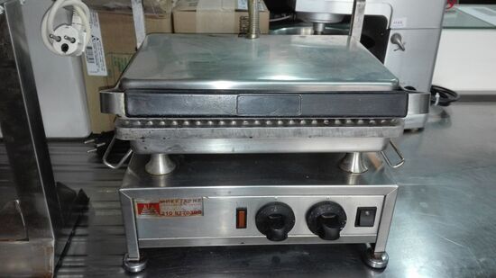 Εικόνα της ΓΚΡΙΛ MONO ΜΕ ΡΑΒΔΩΤΗ ΕΠΙΦΑΝΕΙΑ